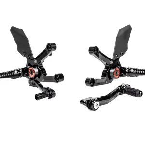 GILLES MUE2 Fußrastenanlage passend für Triumph Speed Triple RR/RS ab 2022- Knallerangebot