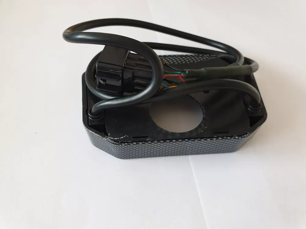 Angebot Kontrollleuchtencover aus Carbon für Motorrad Cockpit