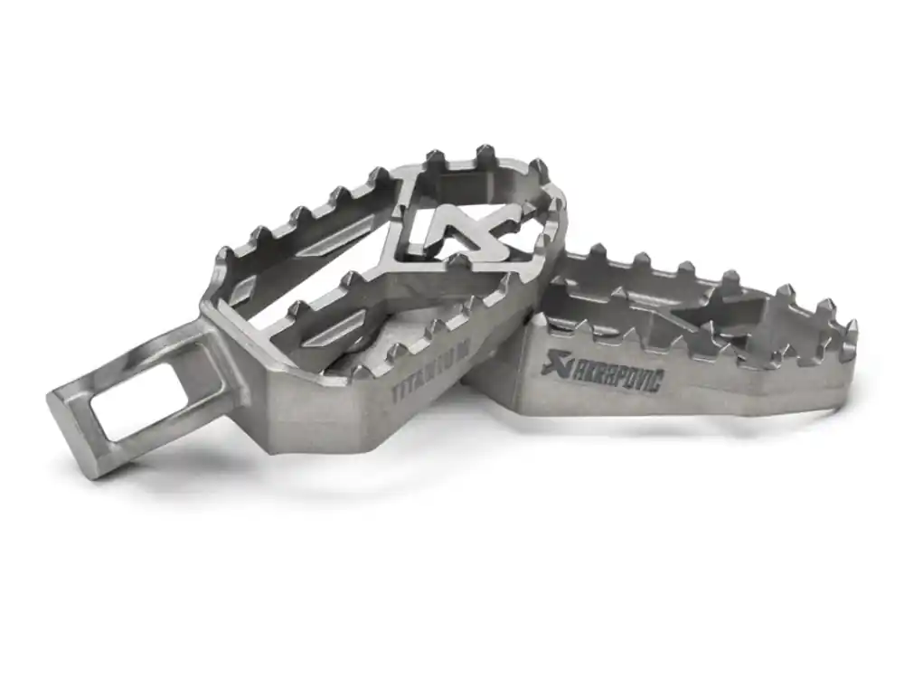 Akrapovic Titan-Fußrasten passend für Triumph, Tiger 1200 GT, Rally / 800 X-Modelle / 850, 900 Must-Have